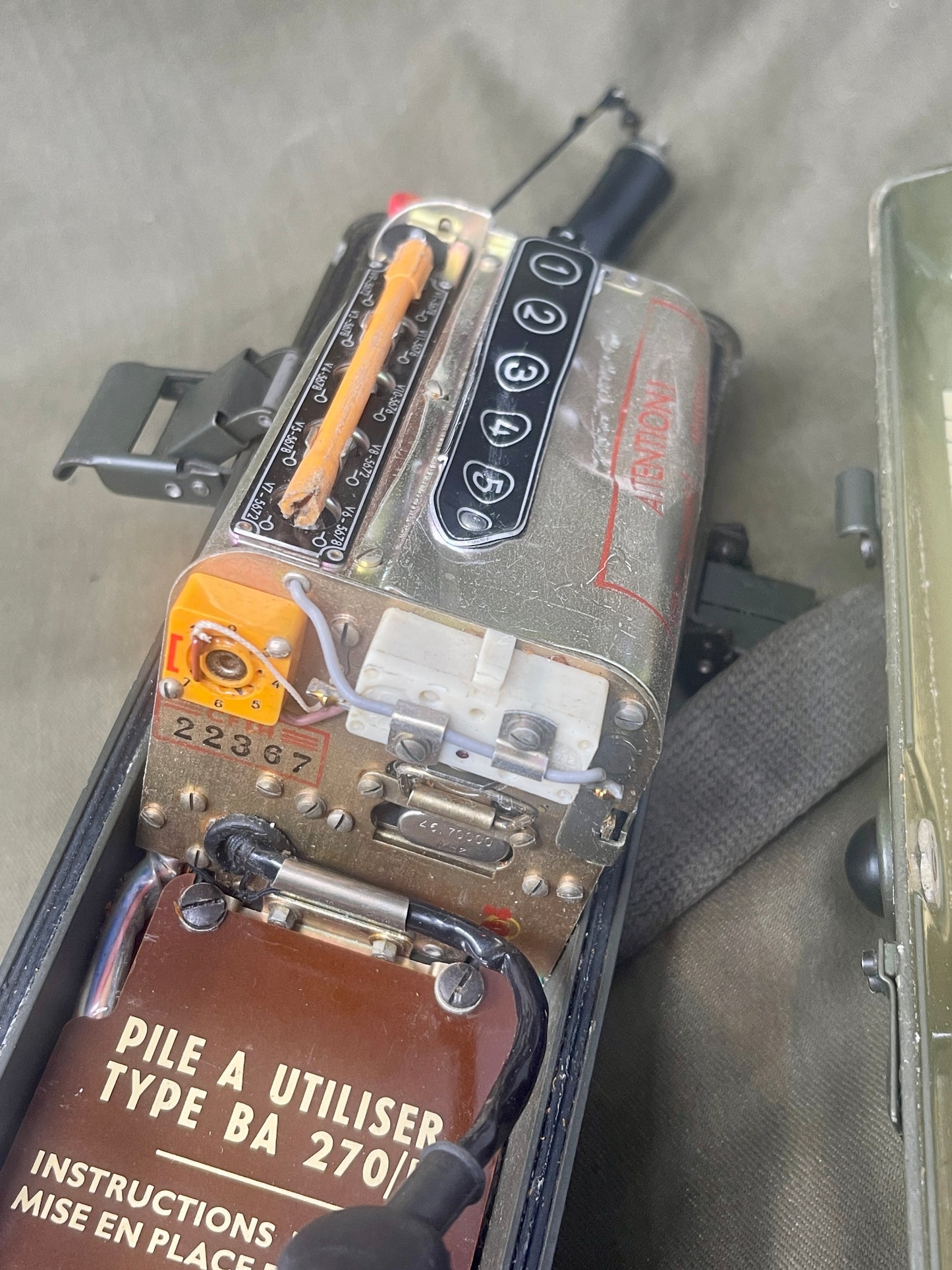 French TR-PP-8 Military Handie-Talkie Radio – AN/PRC-6 Type – Cold War Era