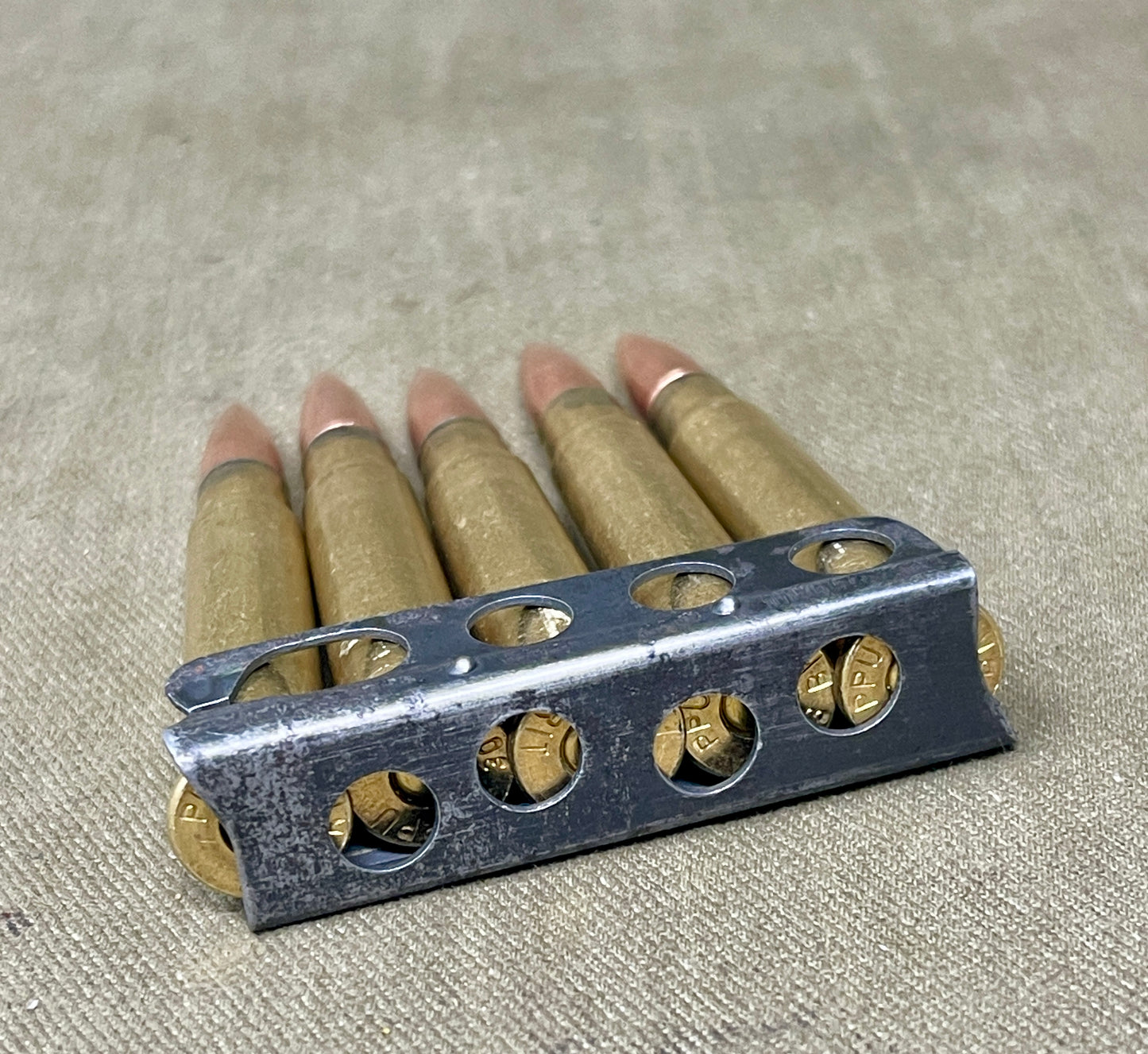 5 X Inert/ Display – .303 Lee Enfield Rounds In Charger Loading Clip ( INERT Primers )