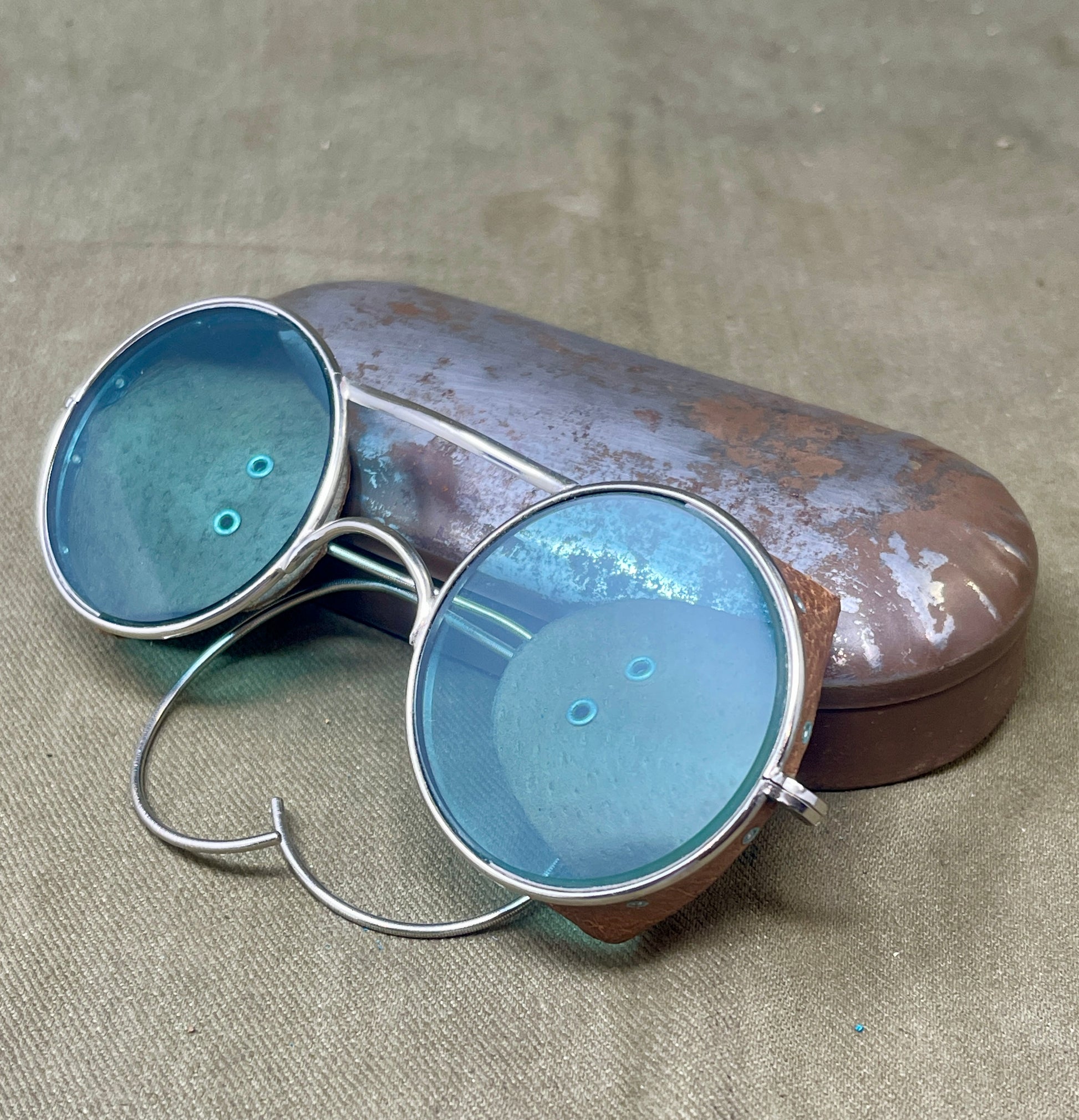 Original Early WW2 RAF Type E2 Anti Glare Spectacles & Air Ministry Storage Case