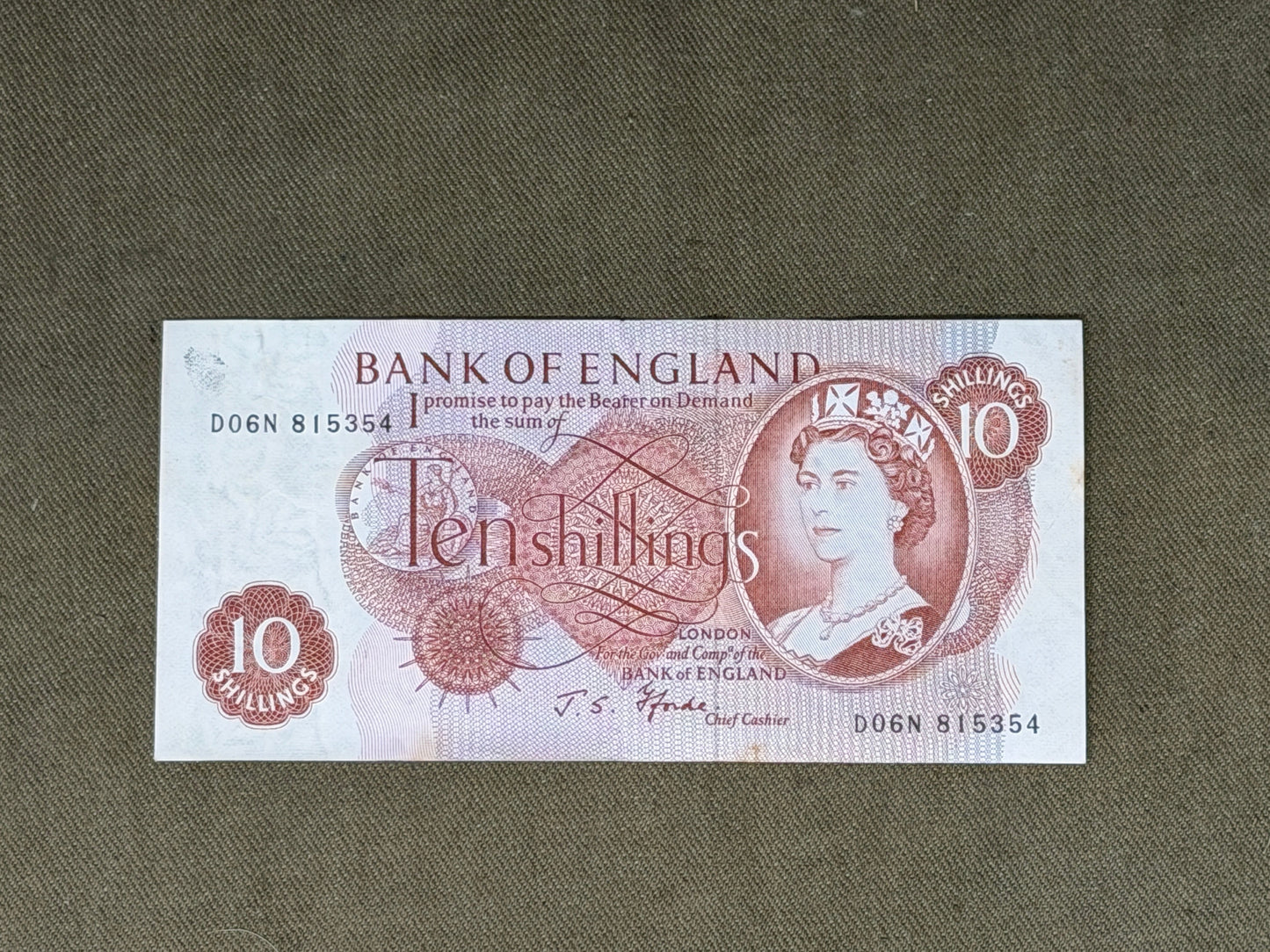 British 10 Shilling Note – Signed by Chief Cashier Fforde