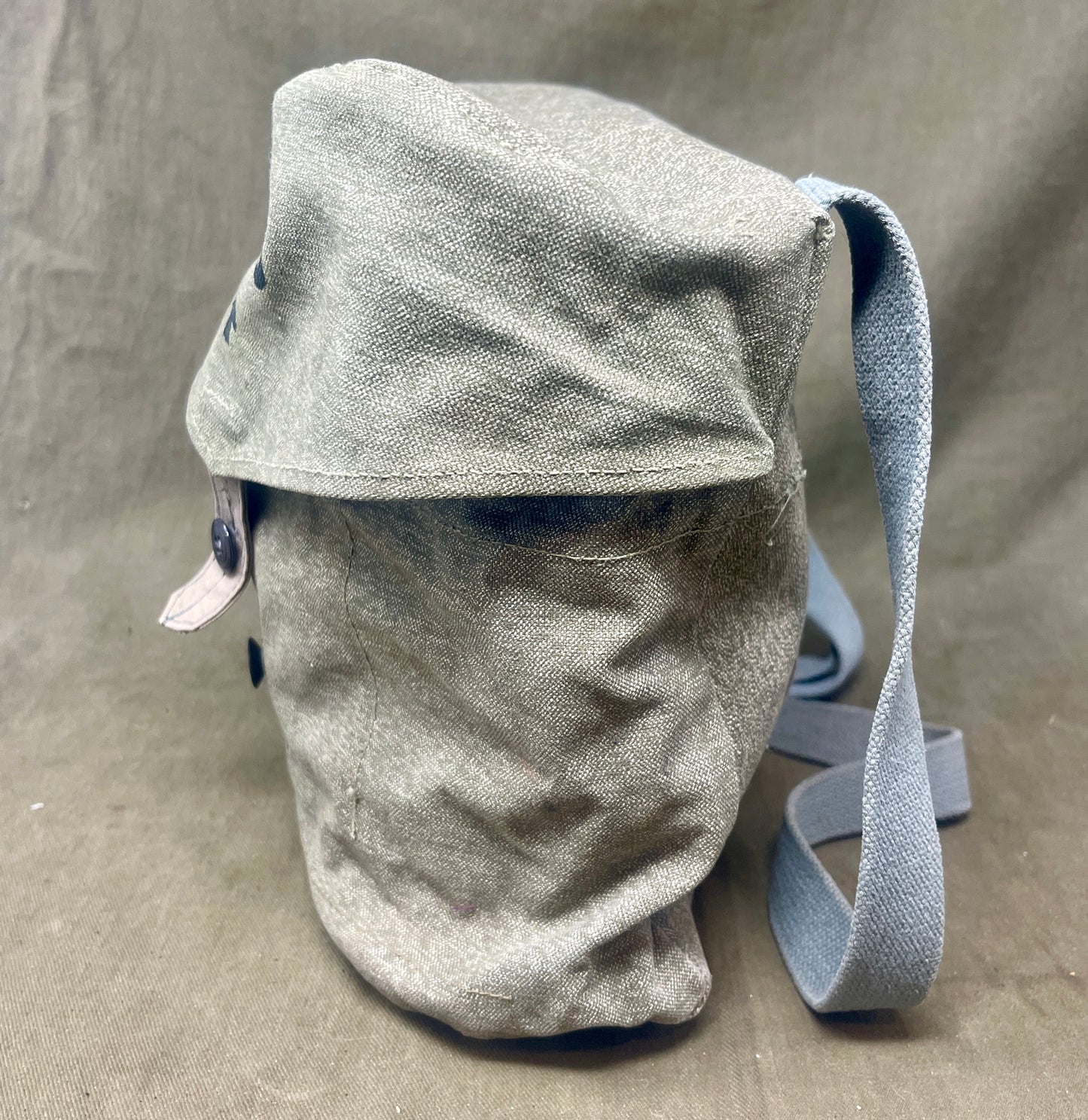 "Vintage Swiss Army Gas Mask Bag - Early Pattern Salt and Pepper Camouflage for Sale"