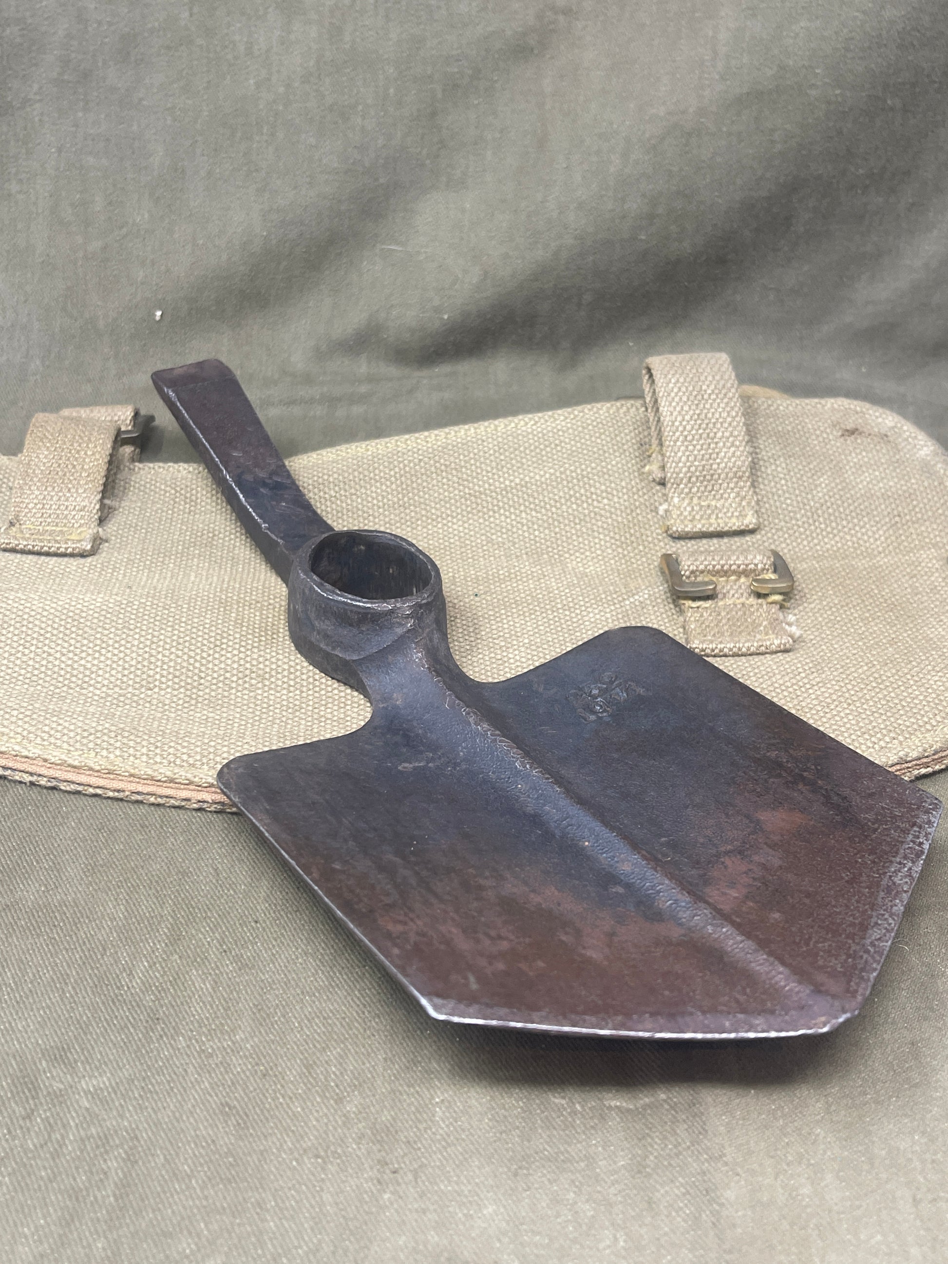 Original Complete 1937 Pattern Entrenching Tool  & Carrier 1944 Dated