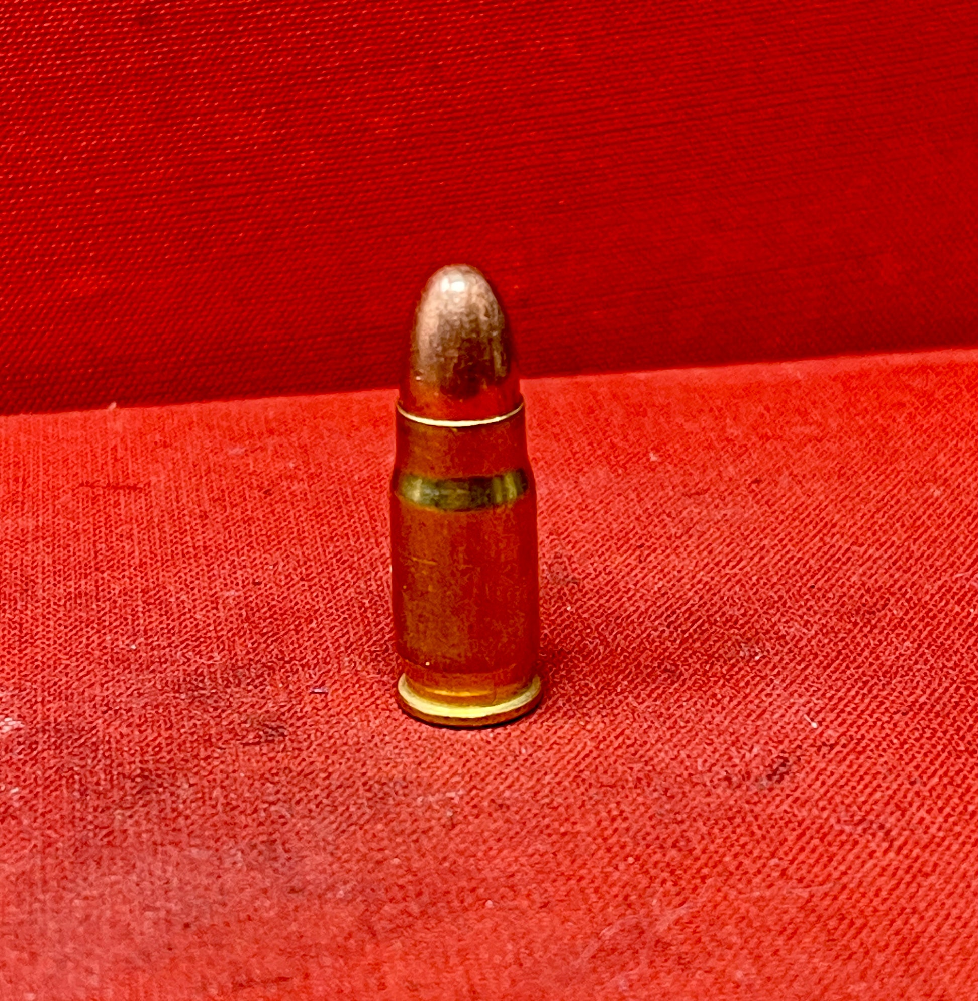 "Discover the 7.65 Parabellum Luger 1900 Inert Round, a collectible replica of the iconic early 20th-century cartridge. Perfect for display, training, or historical enthusiasts."