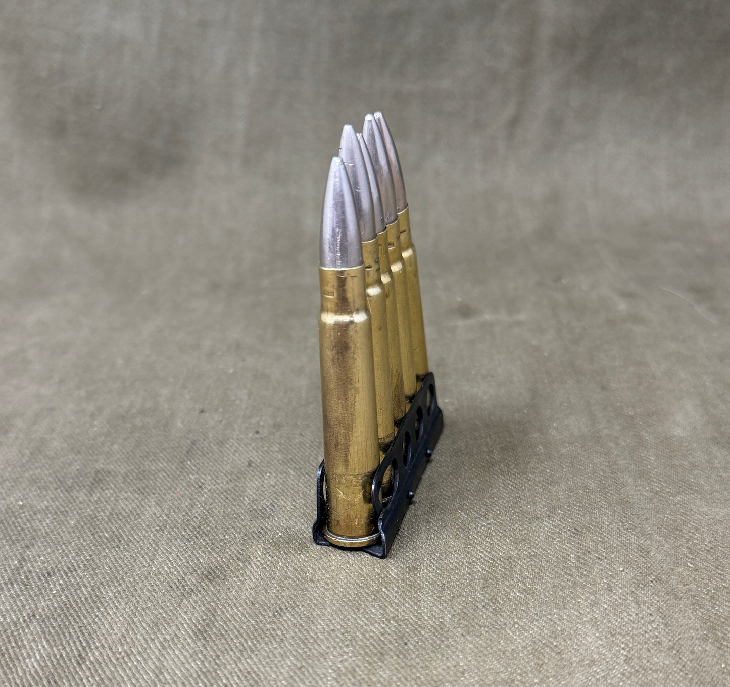 5 x Inert .303 Rounds 1940 Kynoch on Original WW2 Charger | Deactivated Ammunition