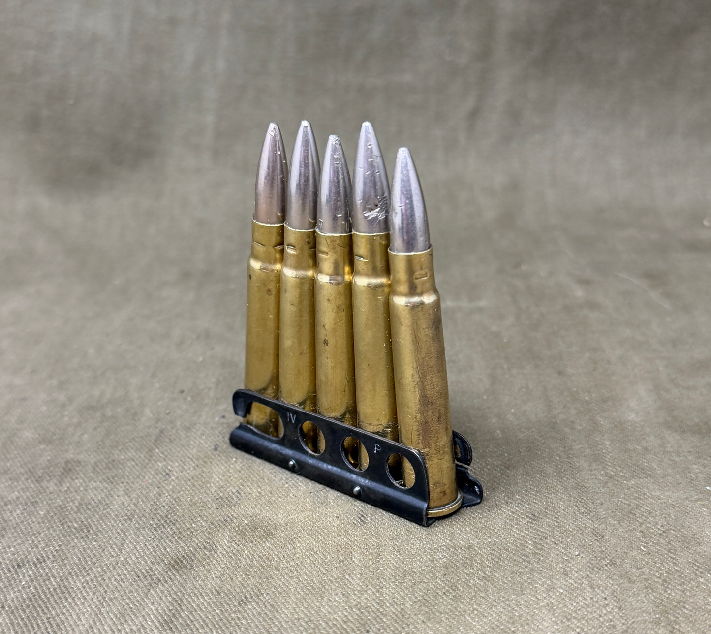 5 x Inert .303 Rounds 1940 Kynoch on Original WW2 Charger | Deactivated Ammunition