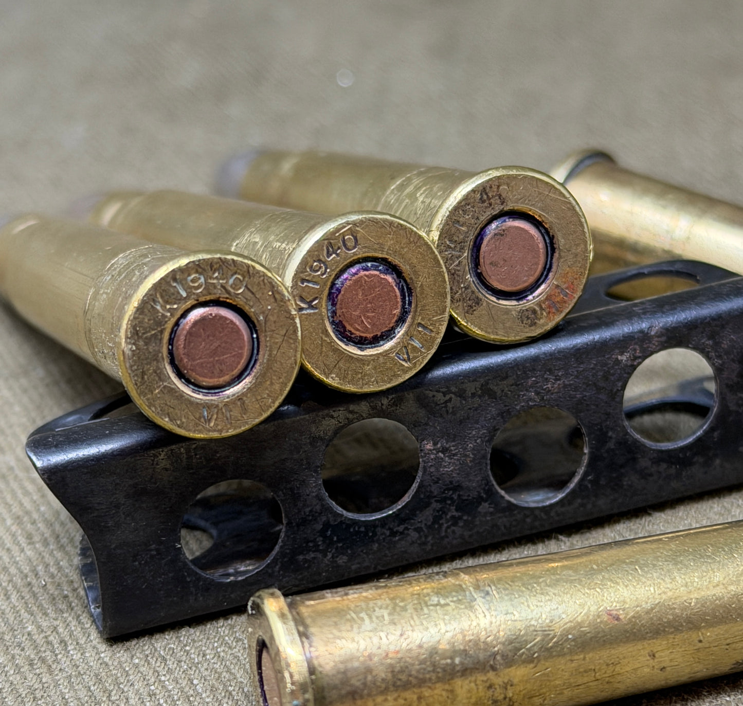 5 x Inert .303 Rounds 1940 Kynoch on Original WW2 Charger | Deactivated Ammunition