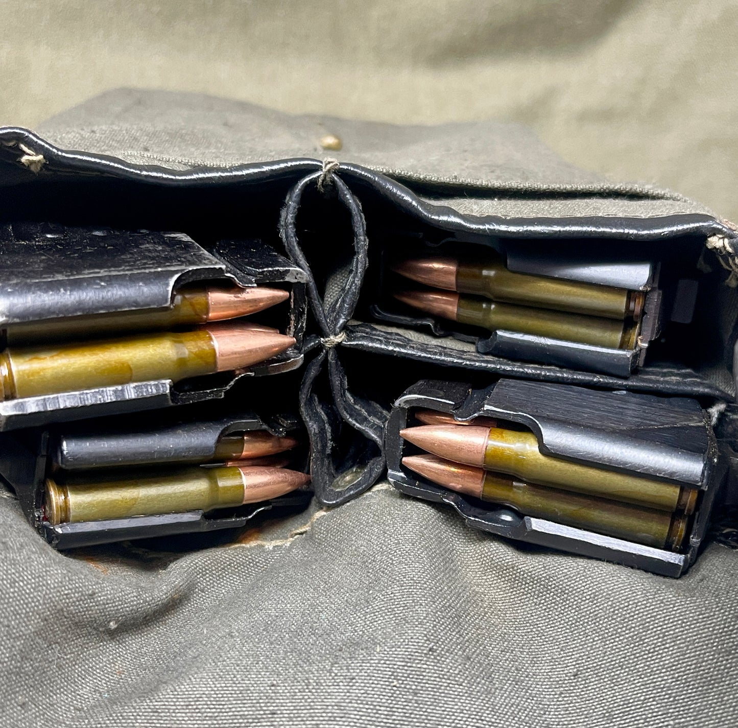 AK47 Quad magazine pouch with 4 x Magazines & 3 x INERT 7.62x39 Rounds