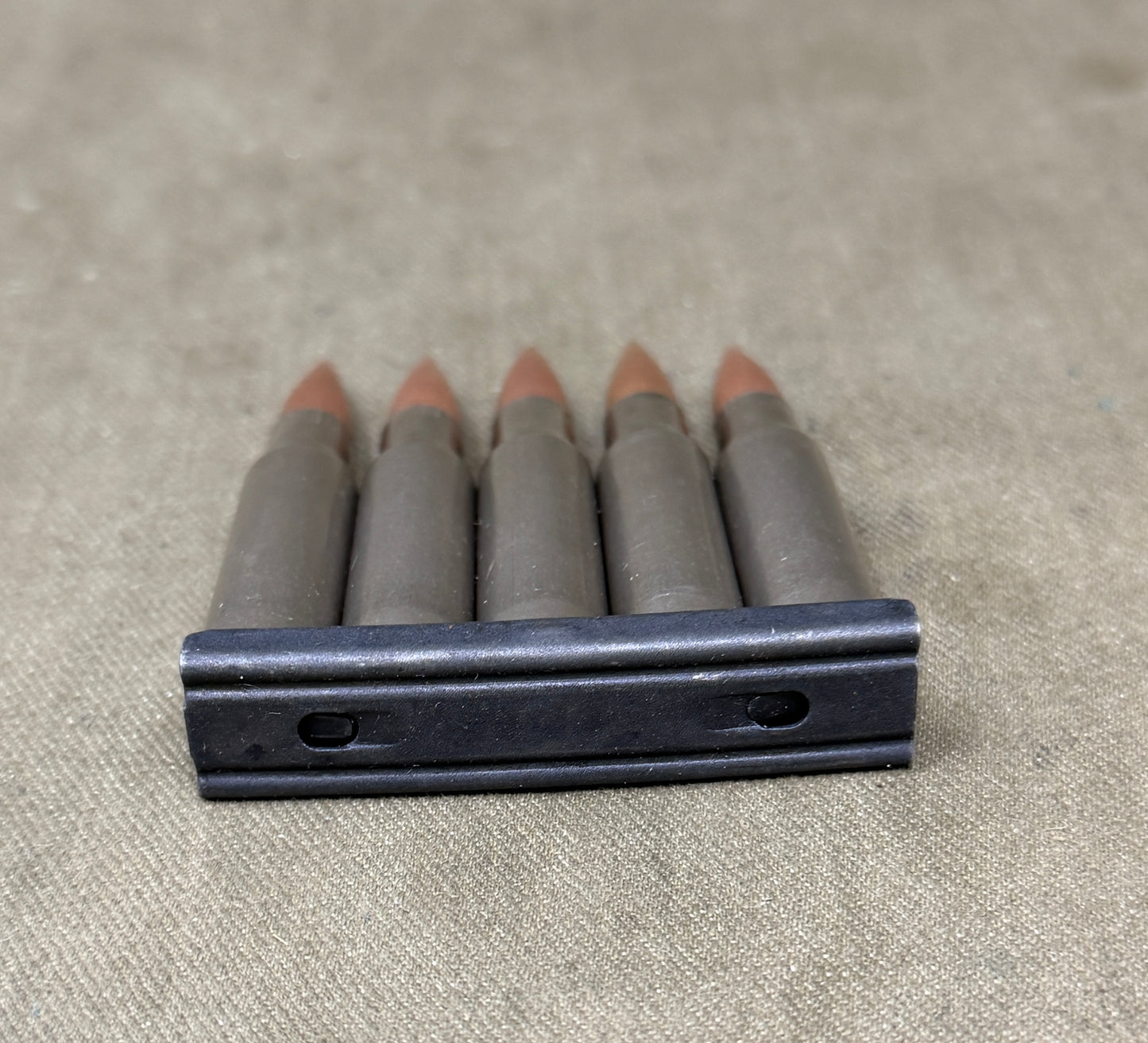 5 × Inert Chrome .308 / 7.62 NATO Cartridges on Stripper Clip – Display Set