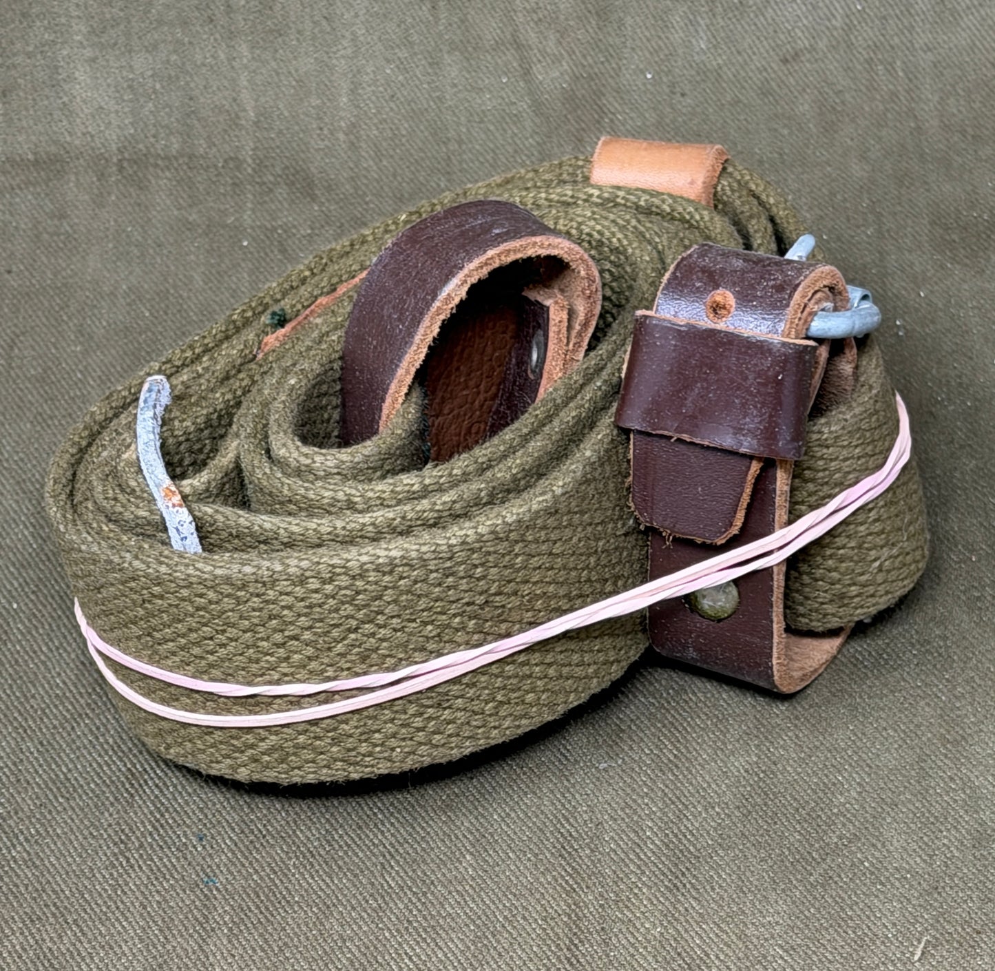 Original Soviet Mosin-Nagant Ammunition Pouch & Rifle Sling Set – 7.62x54R