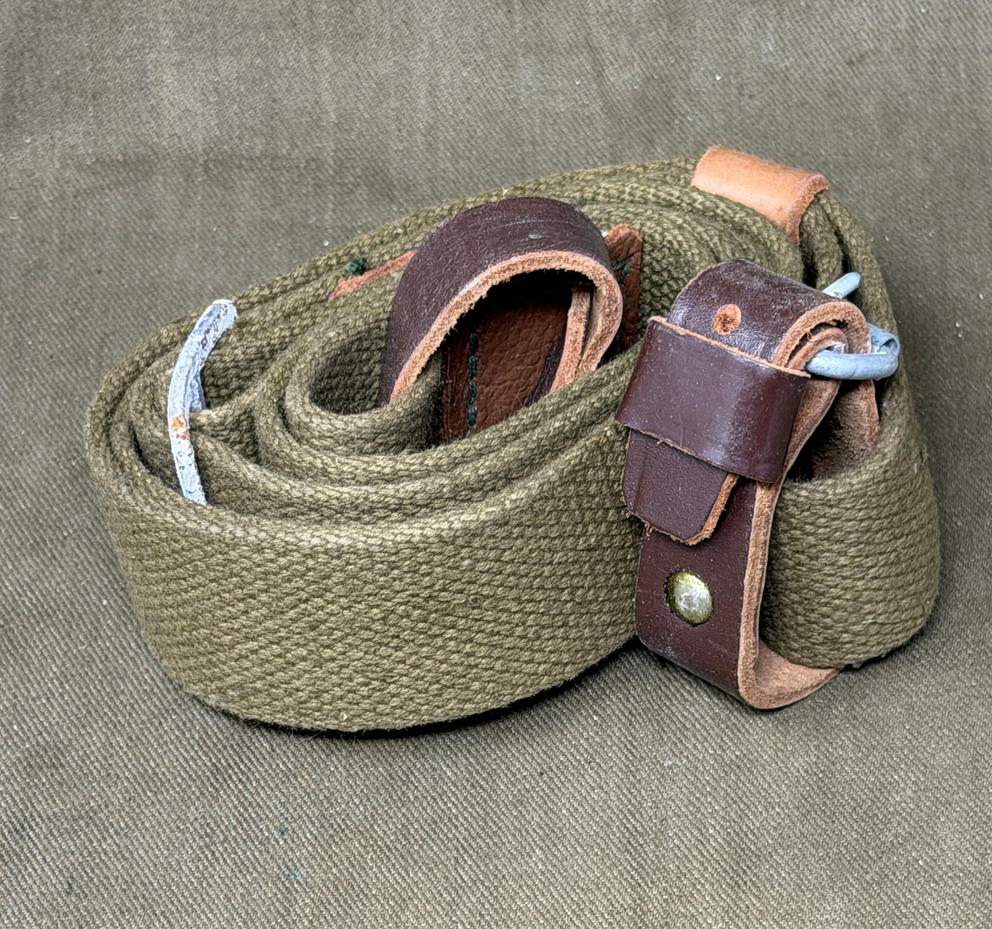 Original Soviet Mosin-Nagant Ammunition Pouch & Rifle Sling Set – 7.62x54R