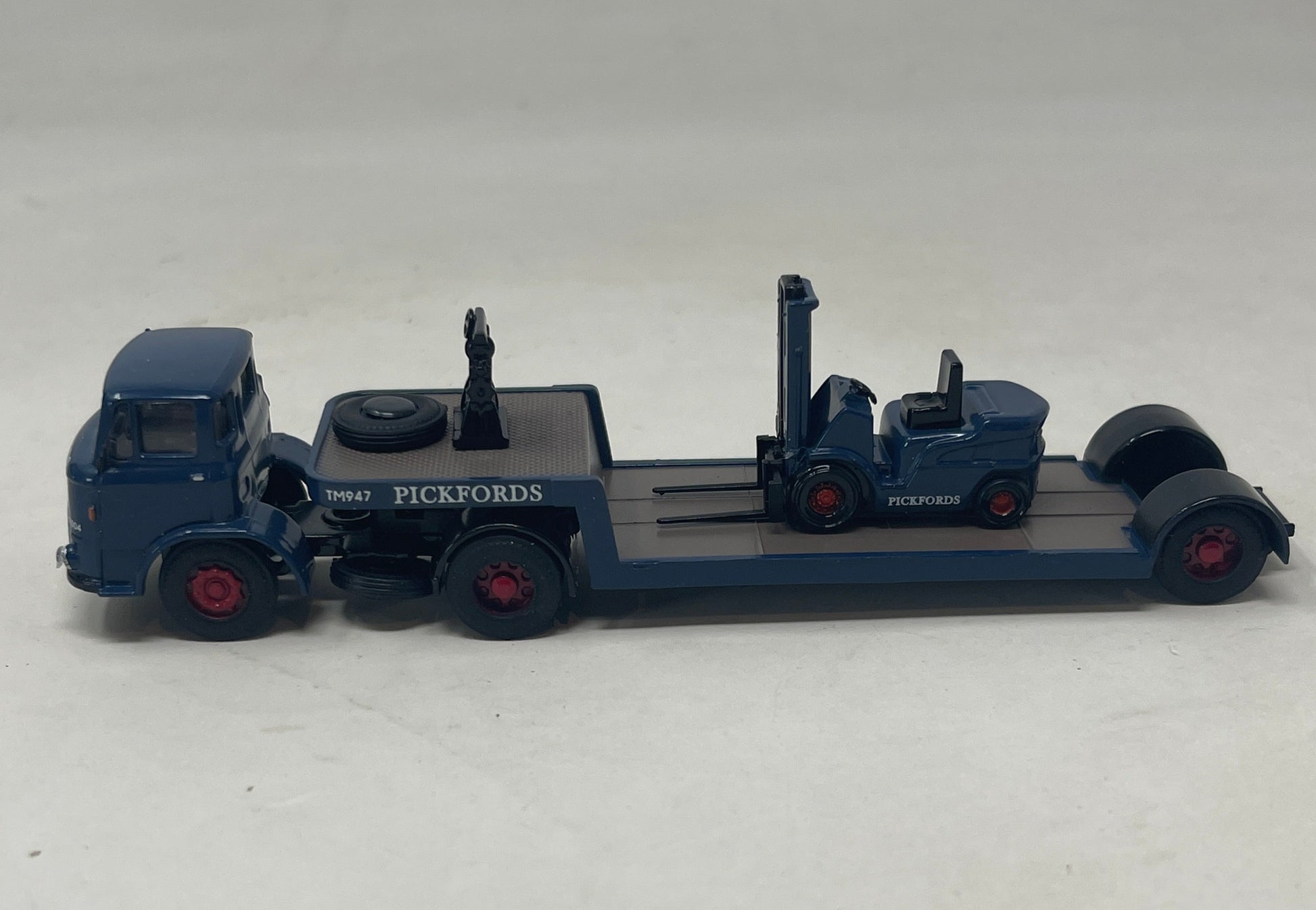 Base Toys DA27 Leyland Mastiff Low loader with forklift "Pickfords"