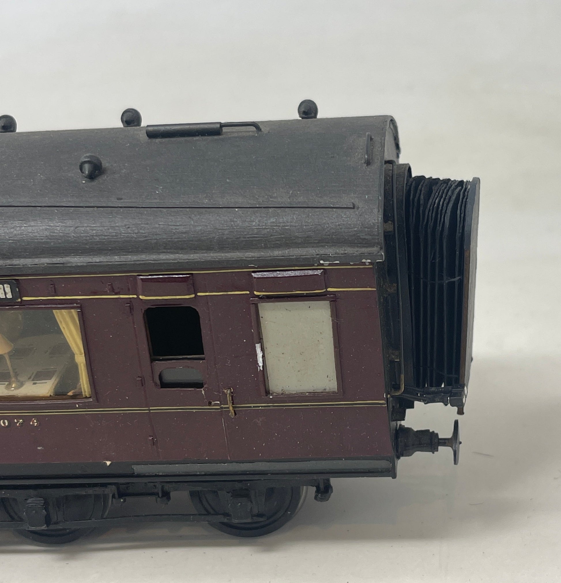  0 Gauge LMS Maroon Stanier 3rd Coach 