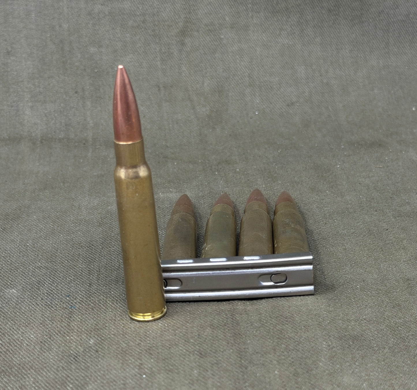 5 × INERT 7.92×57mm Rounds on Original Stripper Clip — Deactivated Display Set