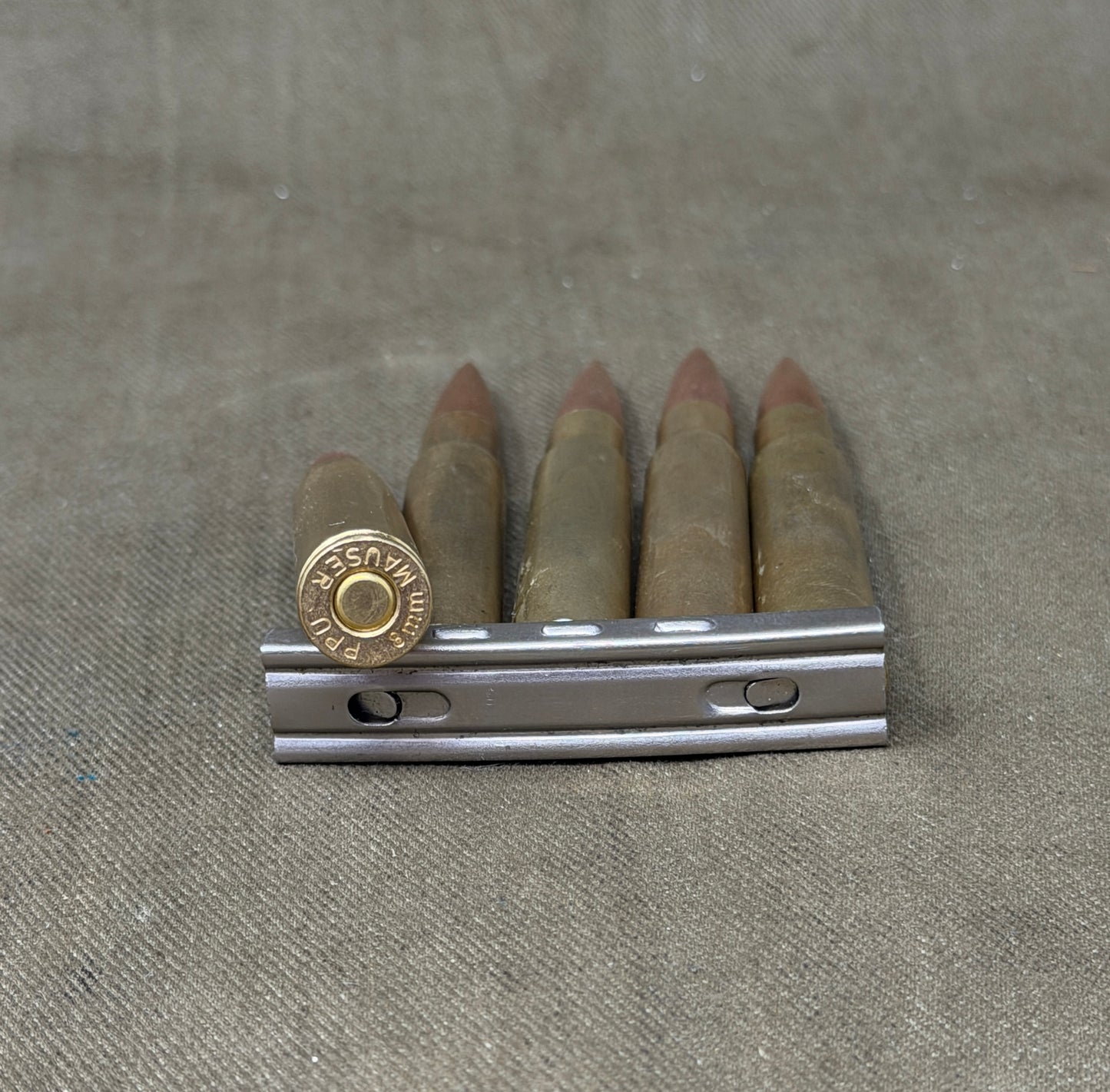 5 × INERT 7.92×57mm Rounds on Original Stripper Clip — Deactivated Display Set