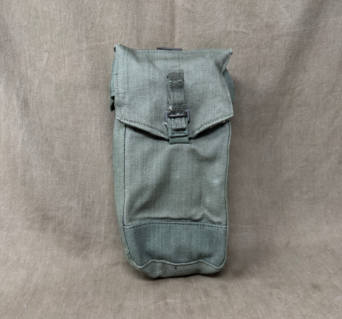 Original British Army 1944 Pattern Webbing Ammunition Pouch (Right Hand) – Dated 1945 – Unissued (Copy)