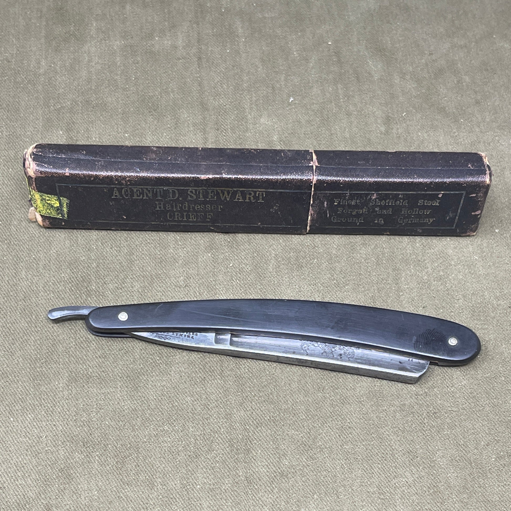 Military Vintage  "The Royal Navy Razor" by  Thomas Turner Cuttlers To His Majesty Sheffield 