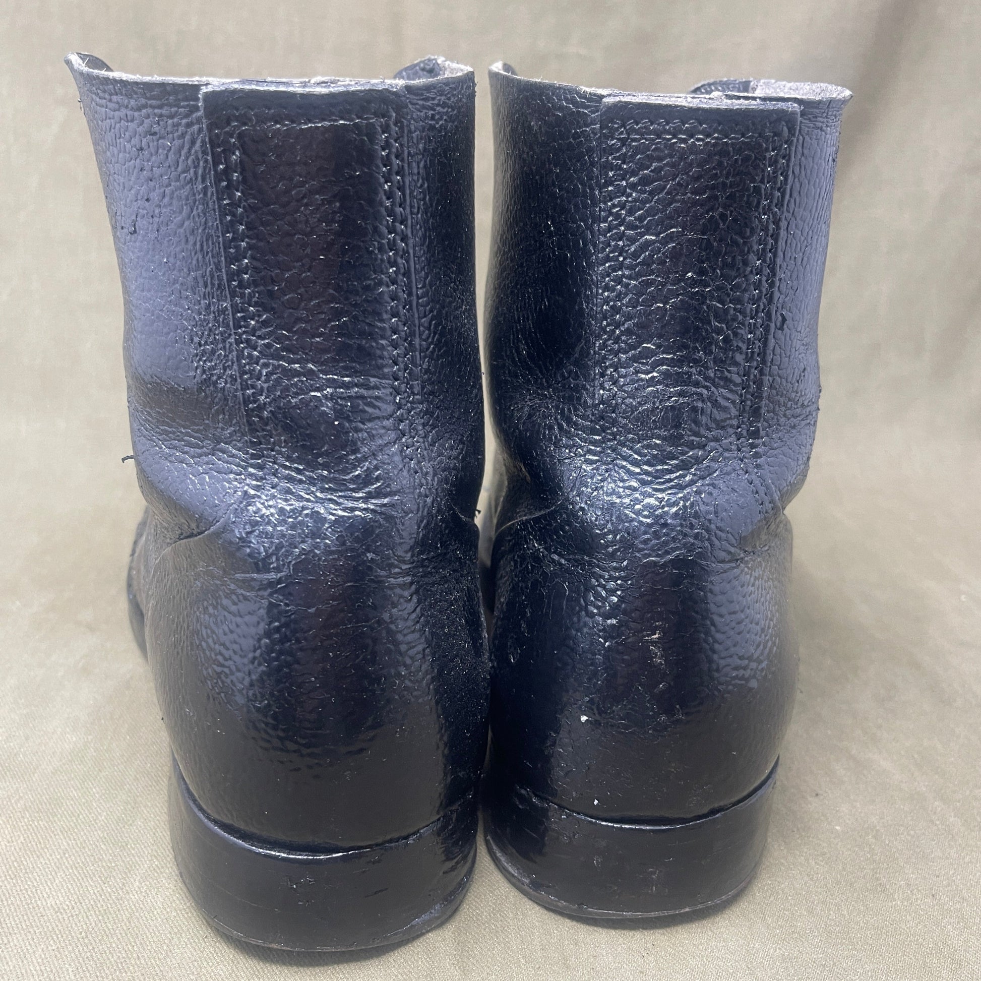 Original British Army Size 9 Pair of 1982 Dated  Ammo Boots