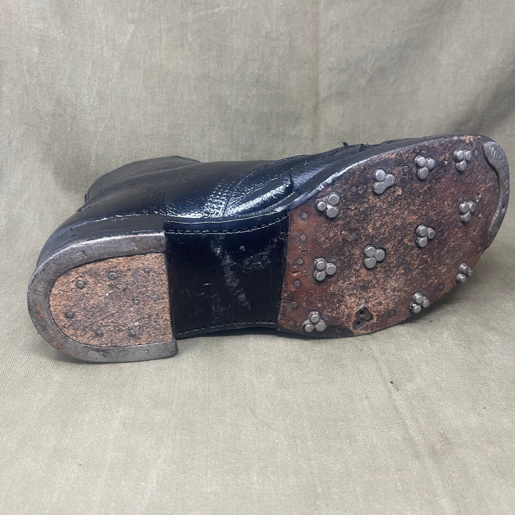 Original British Army Size 9 Pair of 1982 Dated  Ammo Boots