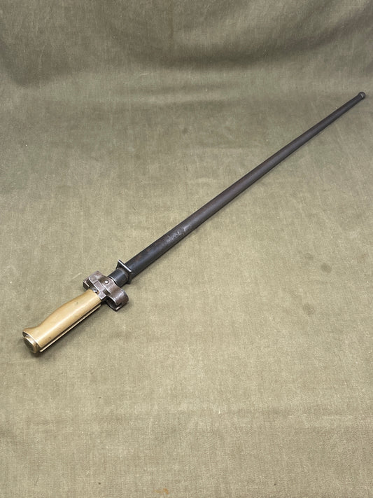 WW1, Original,  French,’ Épée-Baïonnette Modèle 1886 Modifié 1915′ or  Lebel M1886/15 Bayonet and Scabbard 