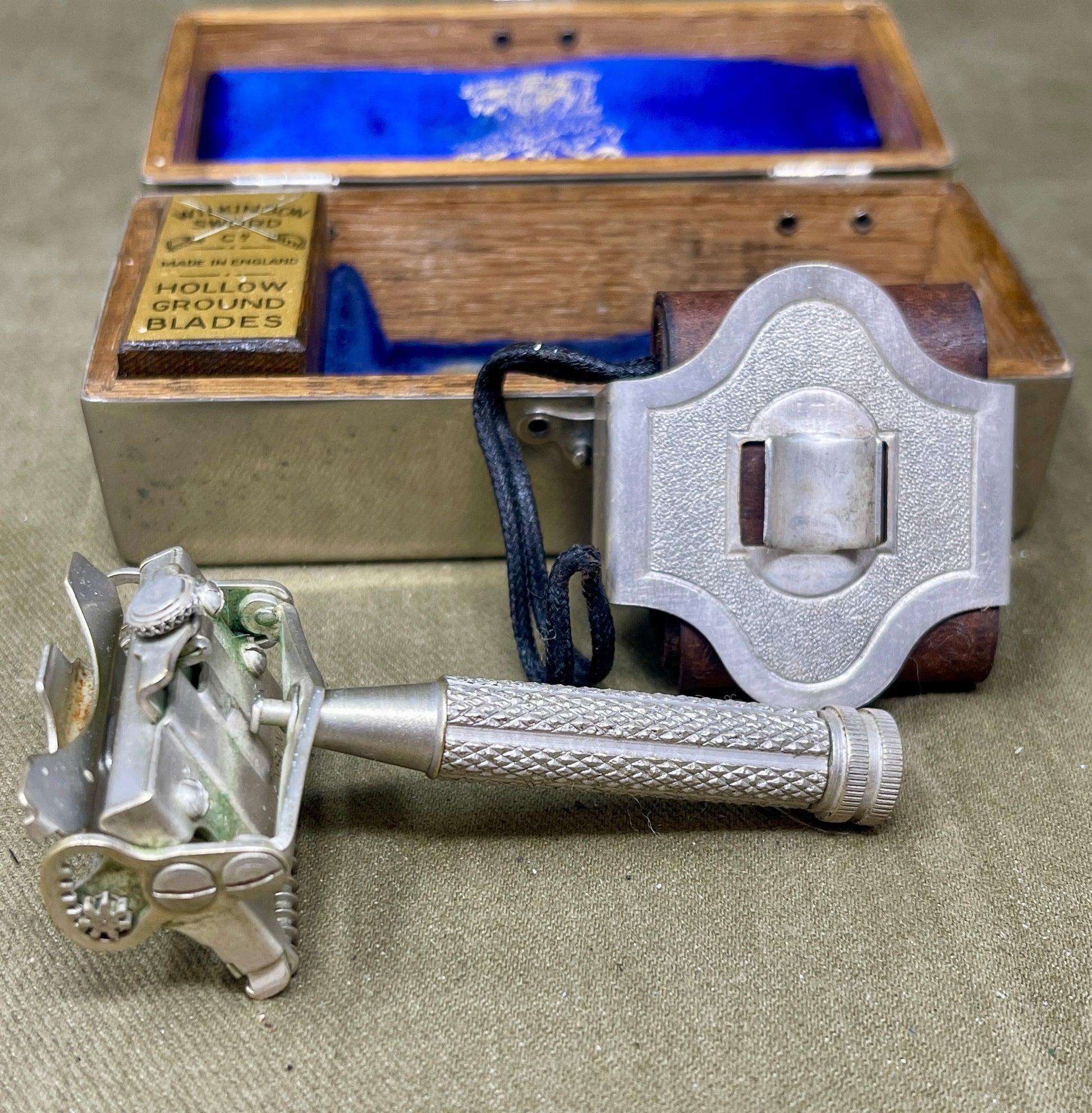 Cased Vintage Wilkinson Sword Auto-Strop Razor