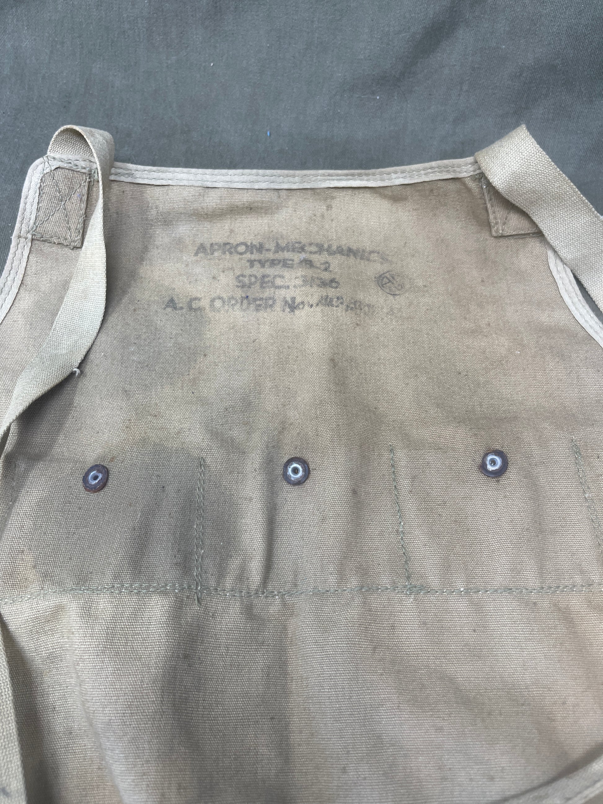 US Army Air Force corps AAF WW2 Mechanics Apron Type B-2 Spec 3136 Khaki Canvas