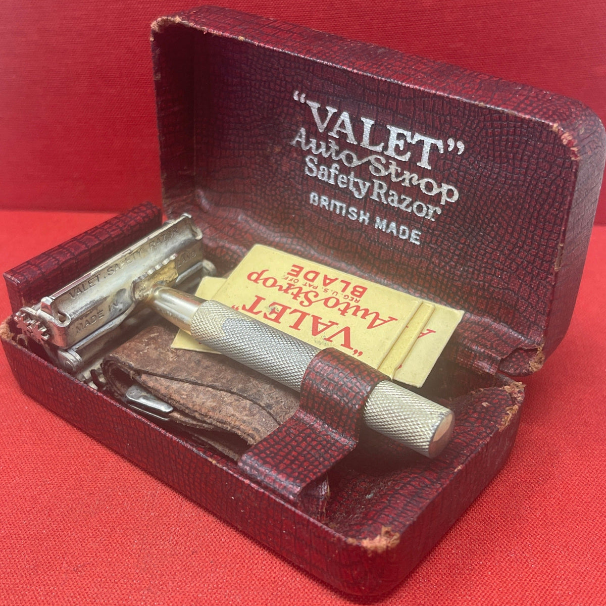 Valet Safety Razor A Valet Autostrop razor, VC3 type,