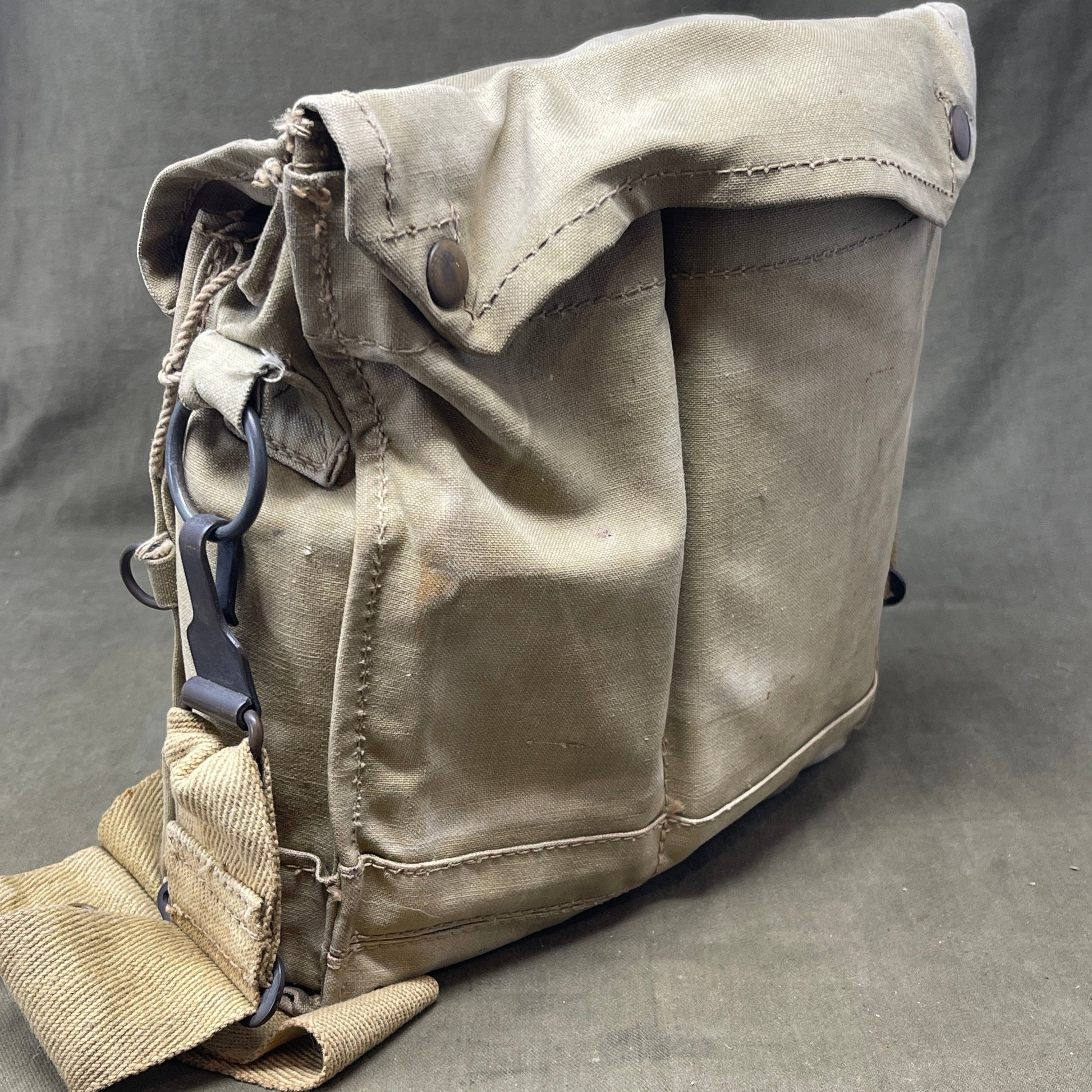 British Respirator, Anti-Gas, General Service, Mk V & Haversack, Mk VI: 