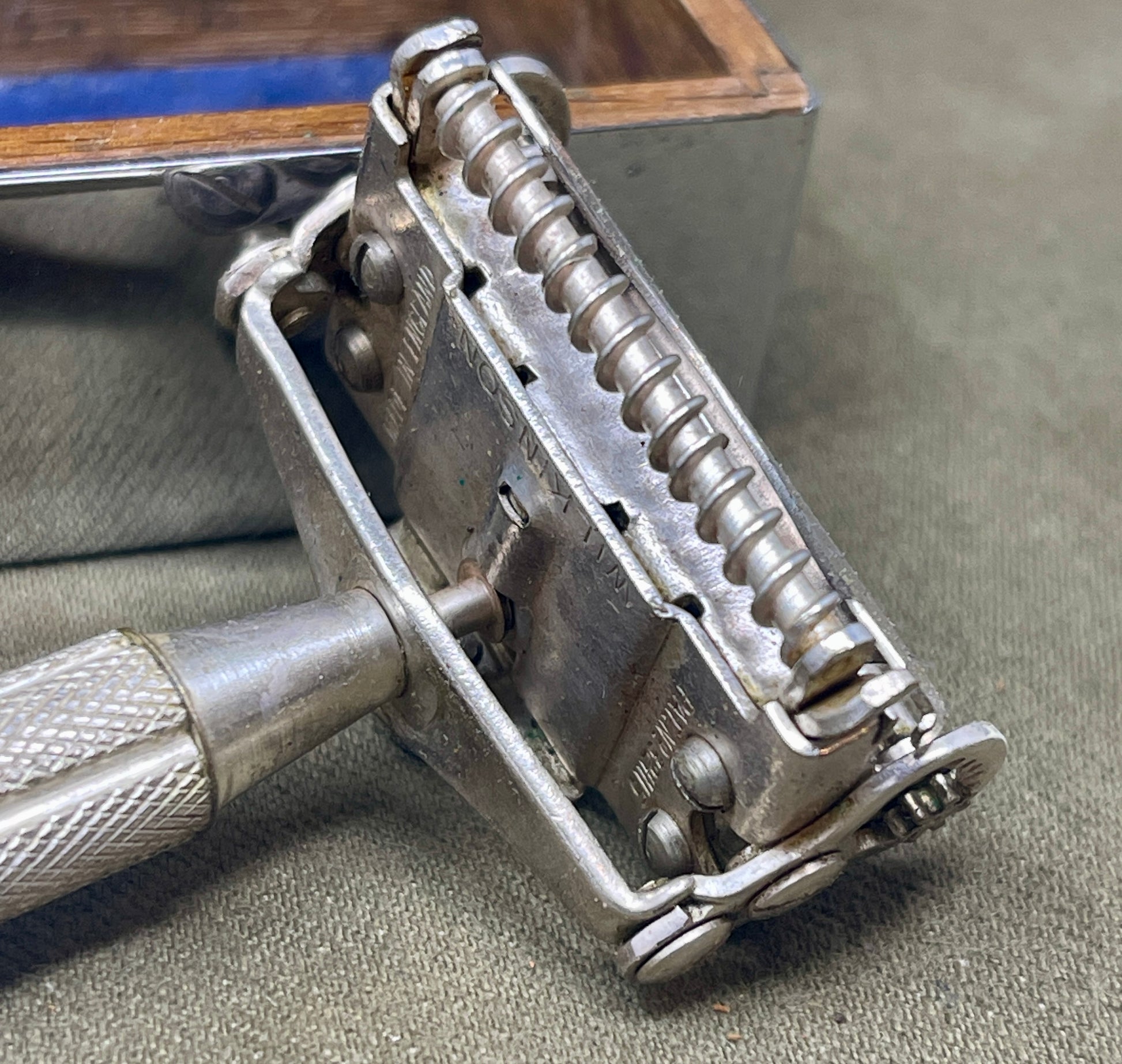 Vintage 1930s Wilkinson Sword Razor – Boxed, Excellent Condition