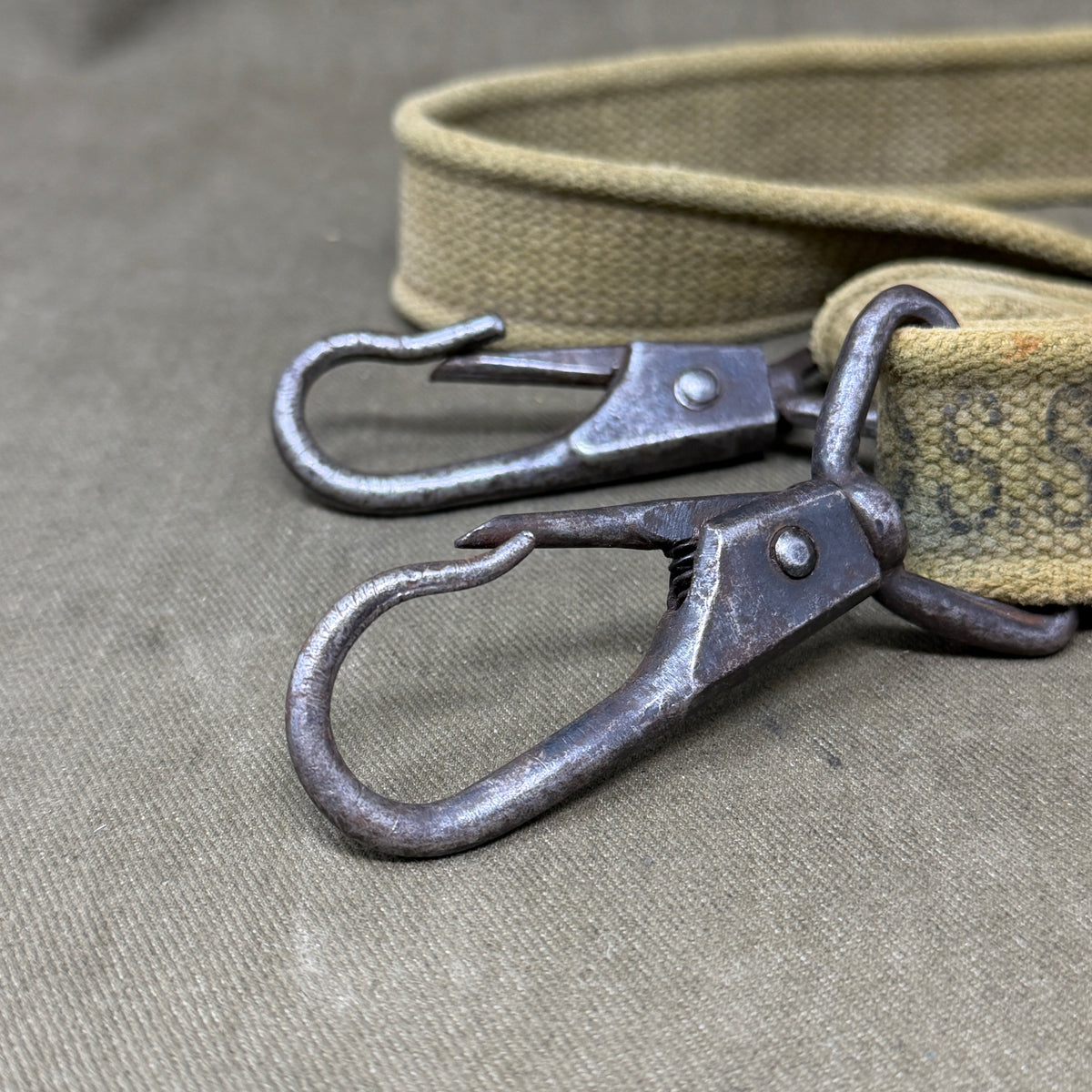 Original British WWII Bren Gun Sling, Dated 1942, with Twin Hooks