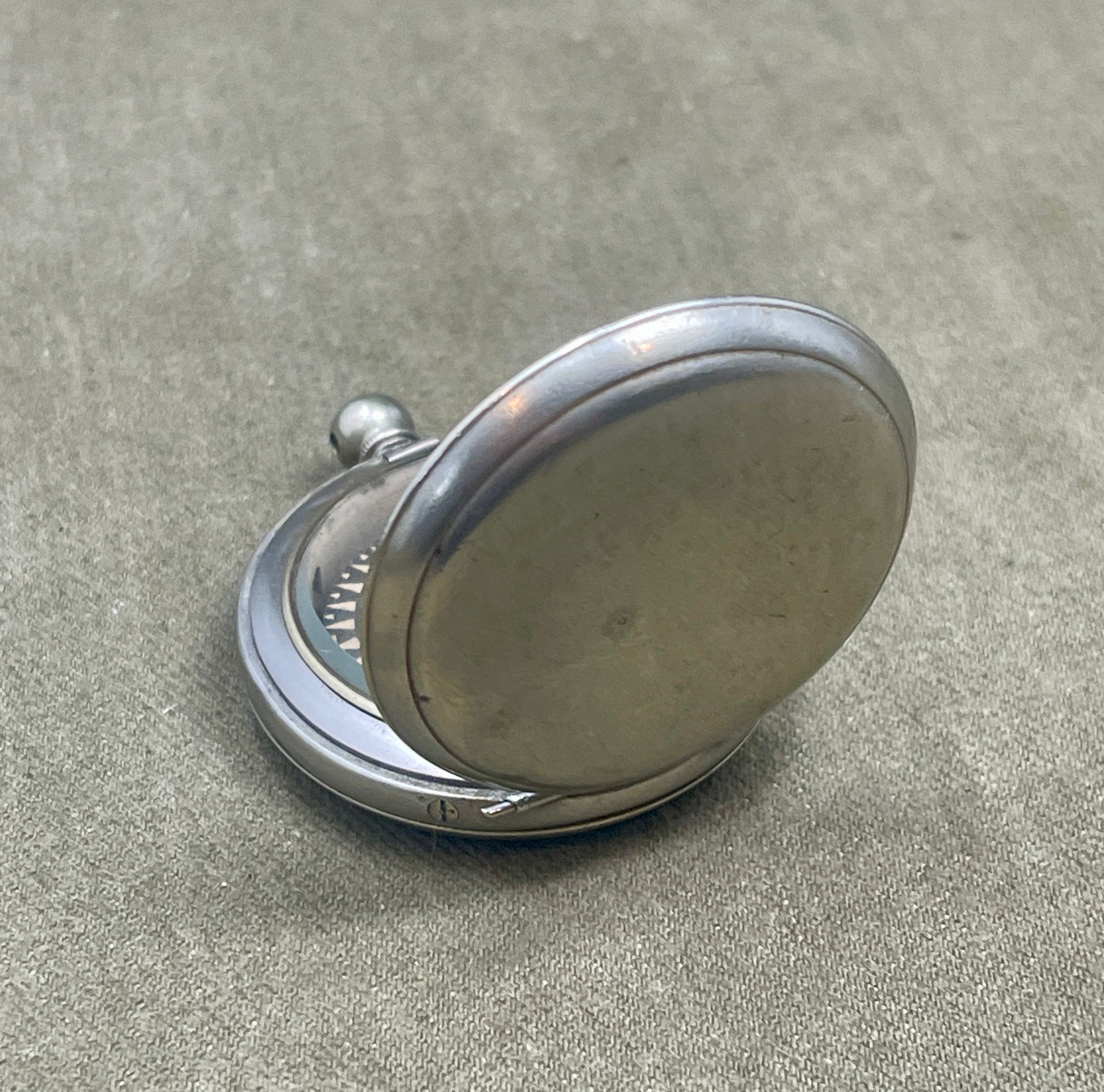 British Circa WW1 Unmarked Pocket Compass