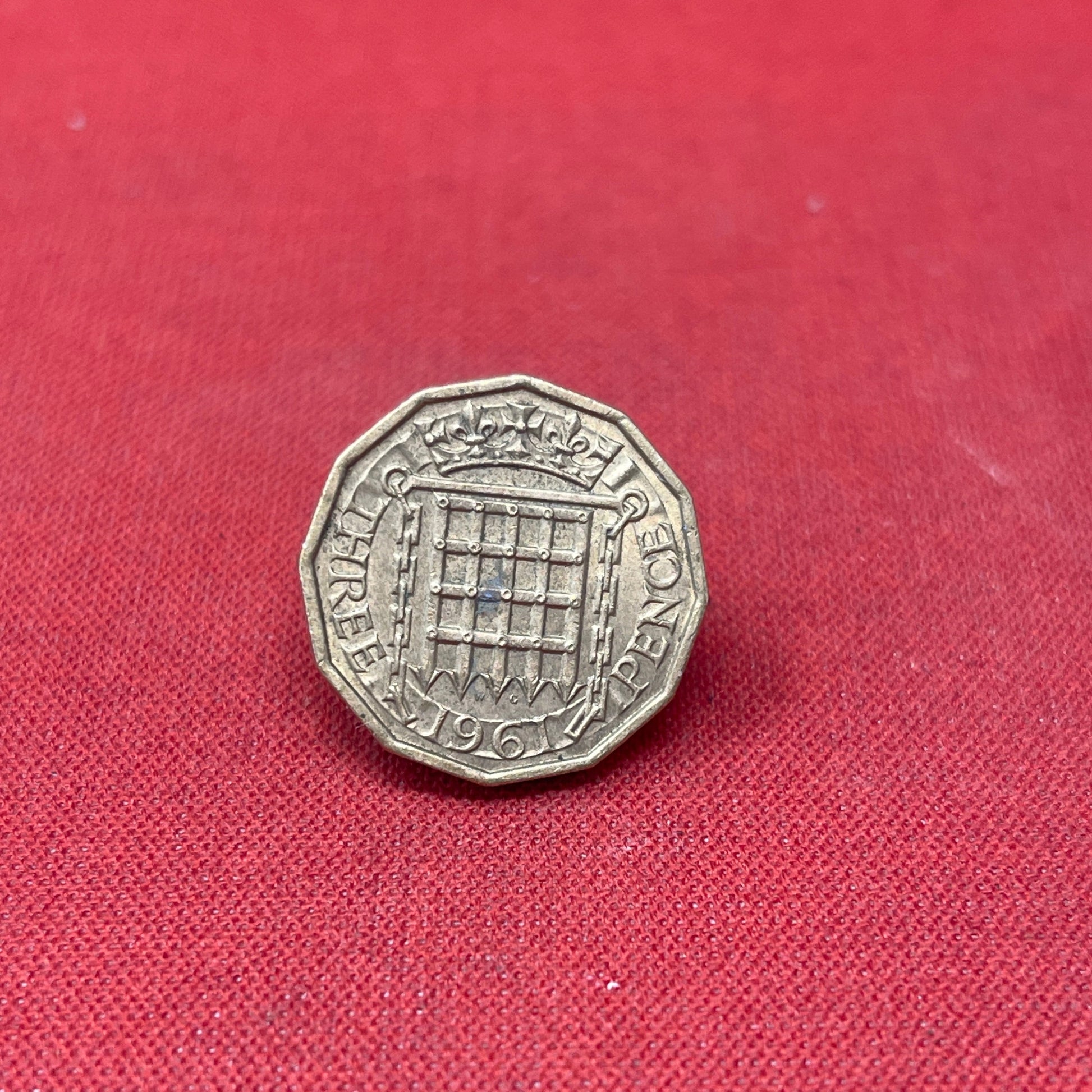 Queen Elizabeth II 1962 Threepence Coin