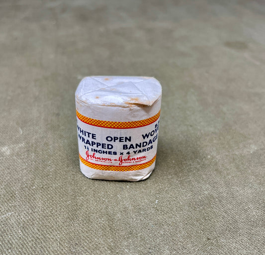 WWII White Open Wove Bandage 1½in x 4yds – Johnson & Johnson