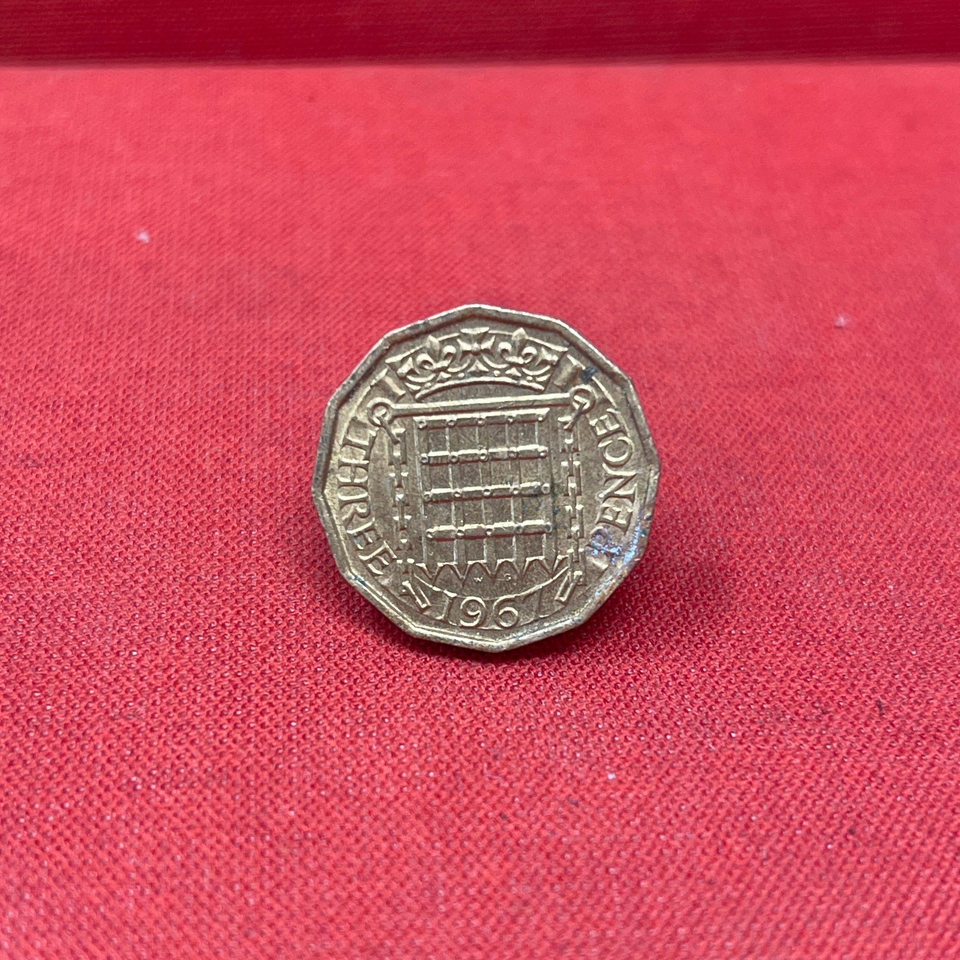 Queen Elizabeth II 1967 Threepence Coin