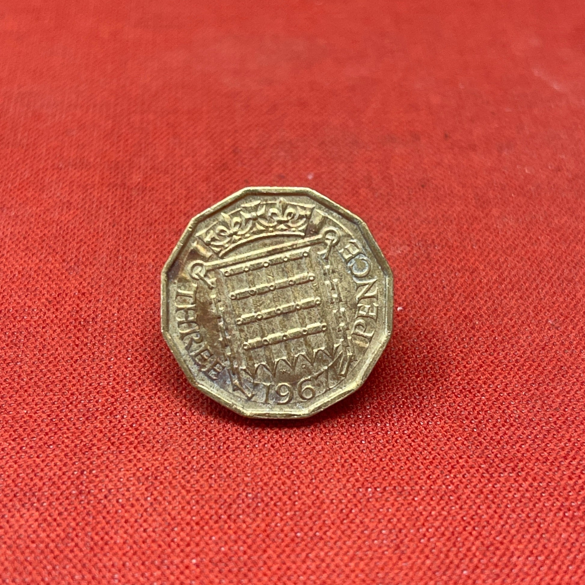 Queen Elizabeth II 1967 Threepence Coin