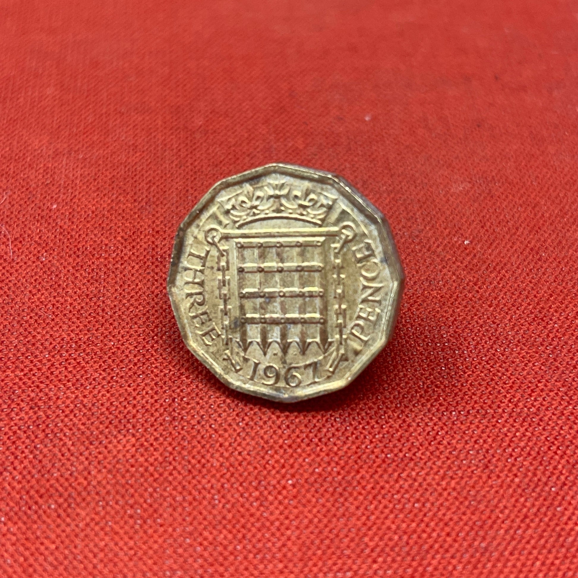 Queen Elizabeth II 1967 Threepence Coin