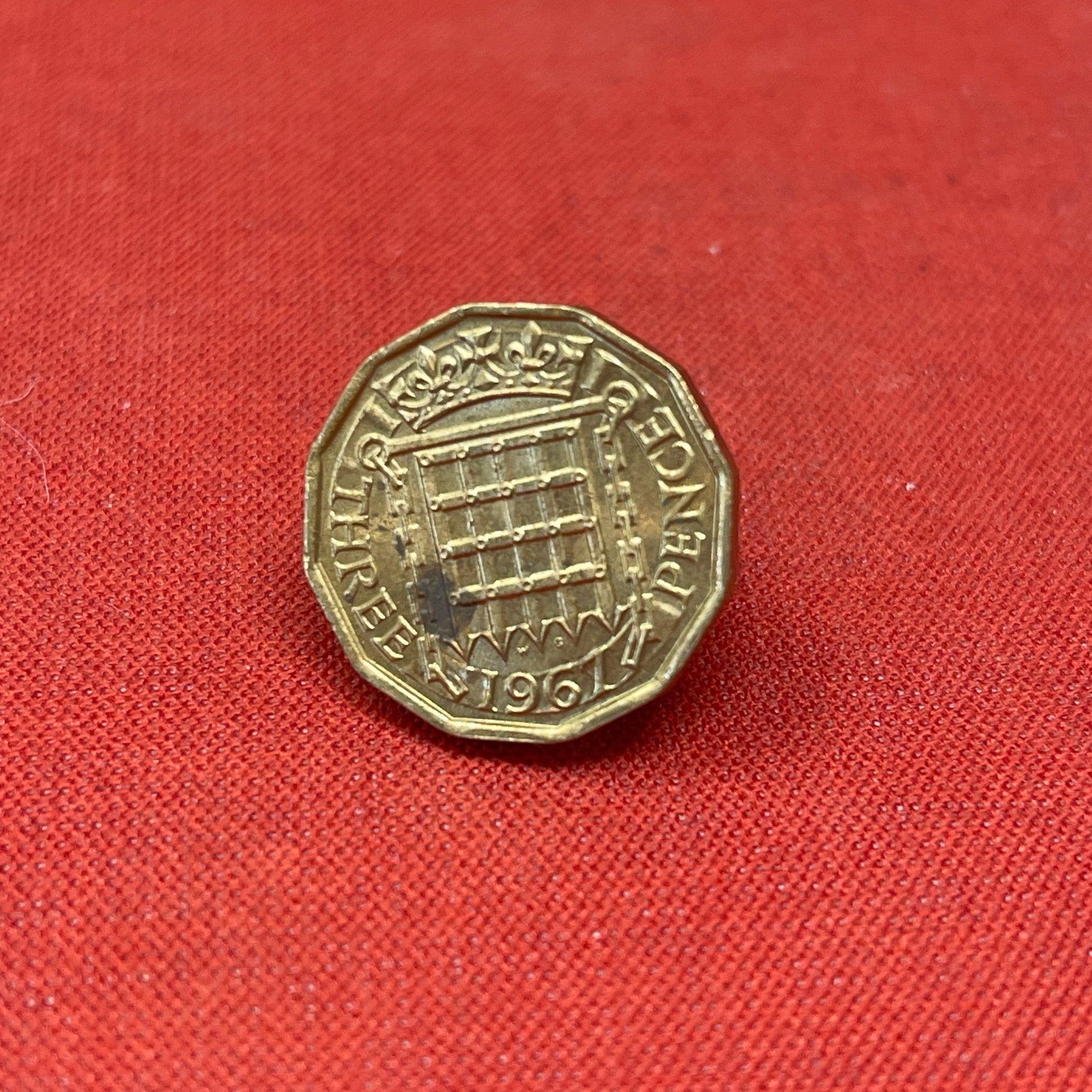 Queen Elizabeth II 1967 Threepence Coin