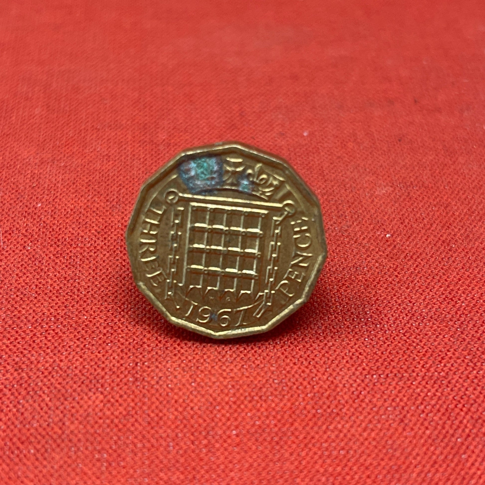 Queen Elizabeth II 1967 Threepence Coin