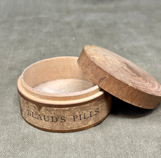 Vintage Wooden Medicine Container – “Blauds Pills” Marked Lid & Body