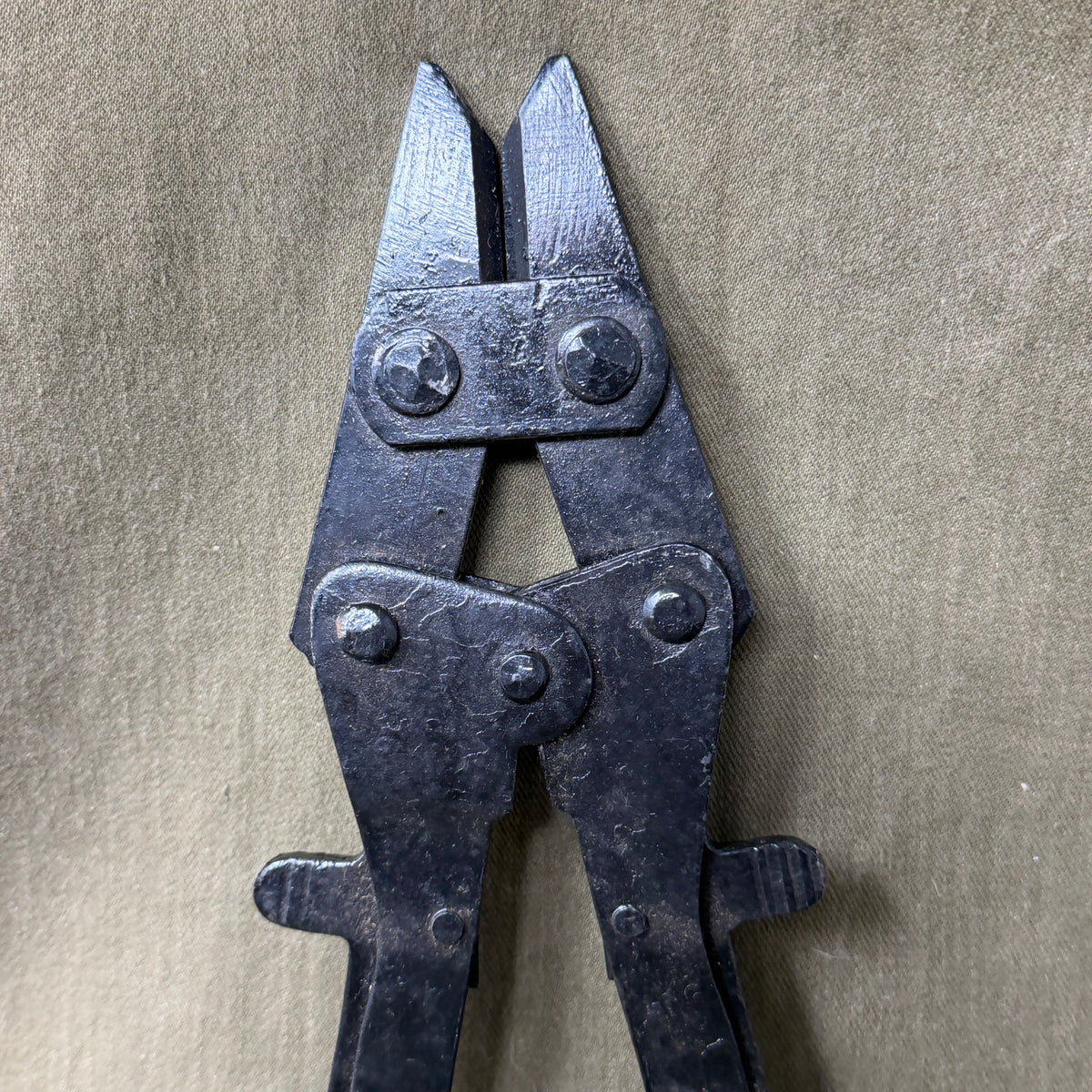 Original British Army Folding Wire Cutters – Mk I Pattern – Webbing Carrier & Lanyard