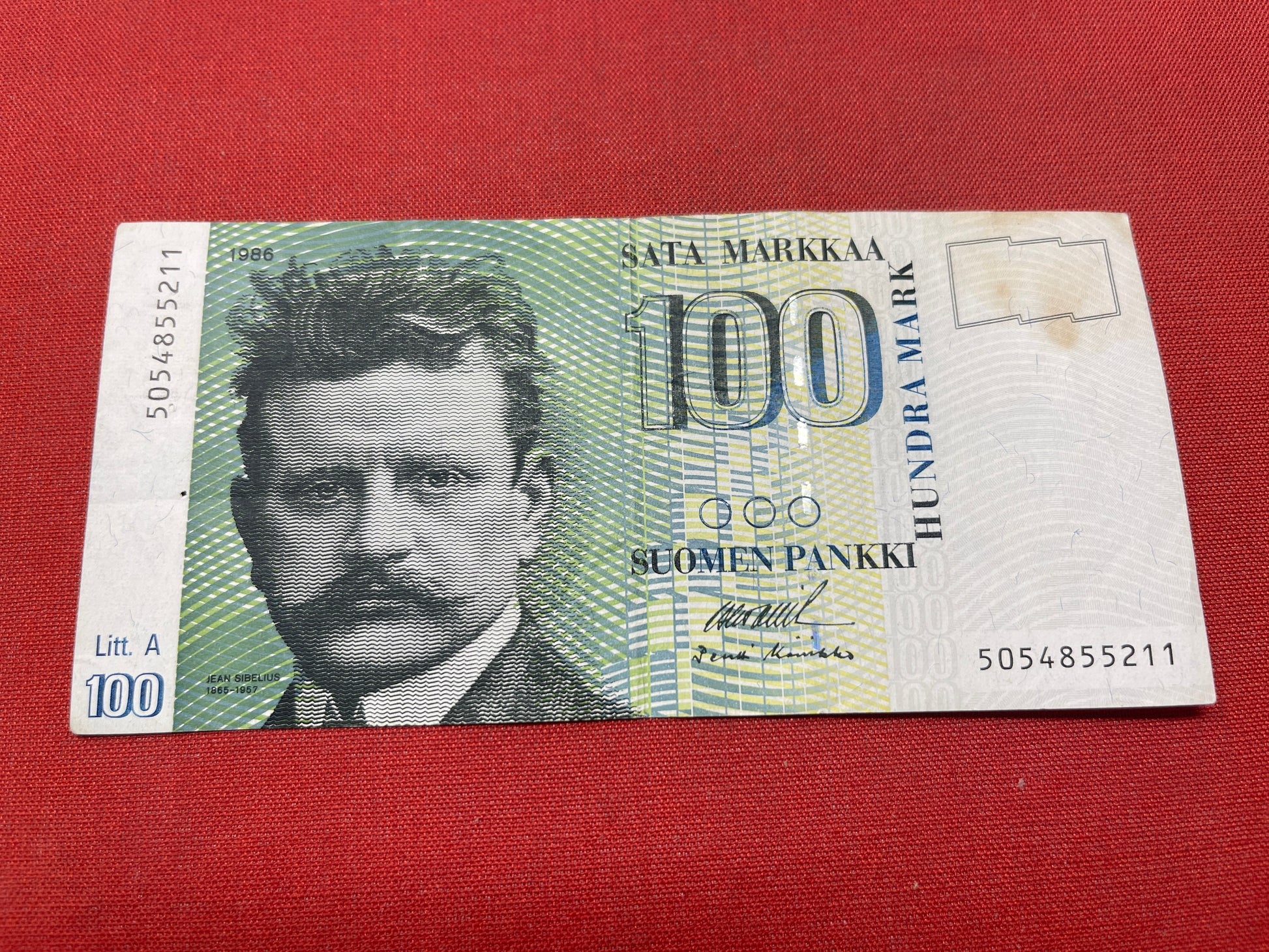 100 Finnish Markkaa banknote (Jean Sibelius) Serial 5054855211