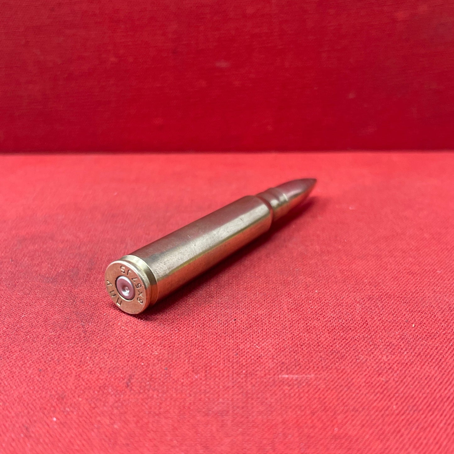 Discover Mauser 7.92x57mm inert ammunition, a non-functional replica perfect for training, display, and educational purposes. This safe-to-handle cartridge maintains the authentic look and feel of the original, reflecting its historical significance in German Mauser rifles and machine guns