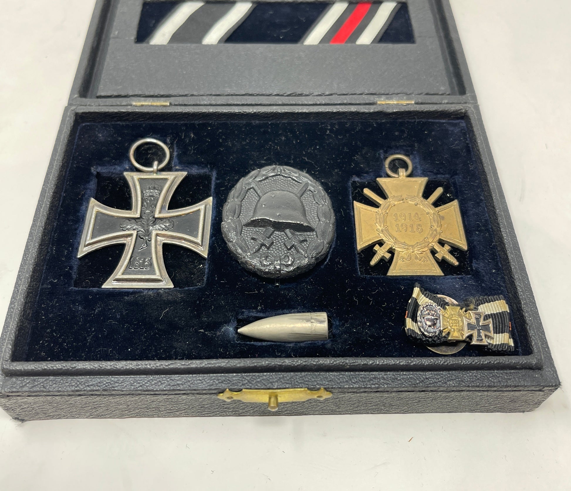 Case Containing Iron Cross Wound Badge 1914-18 Cross