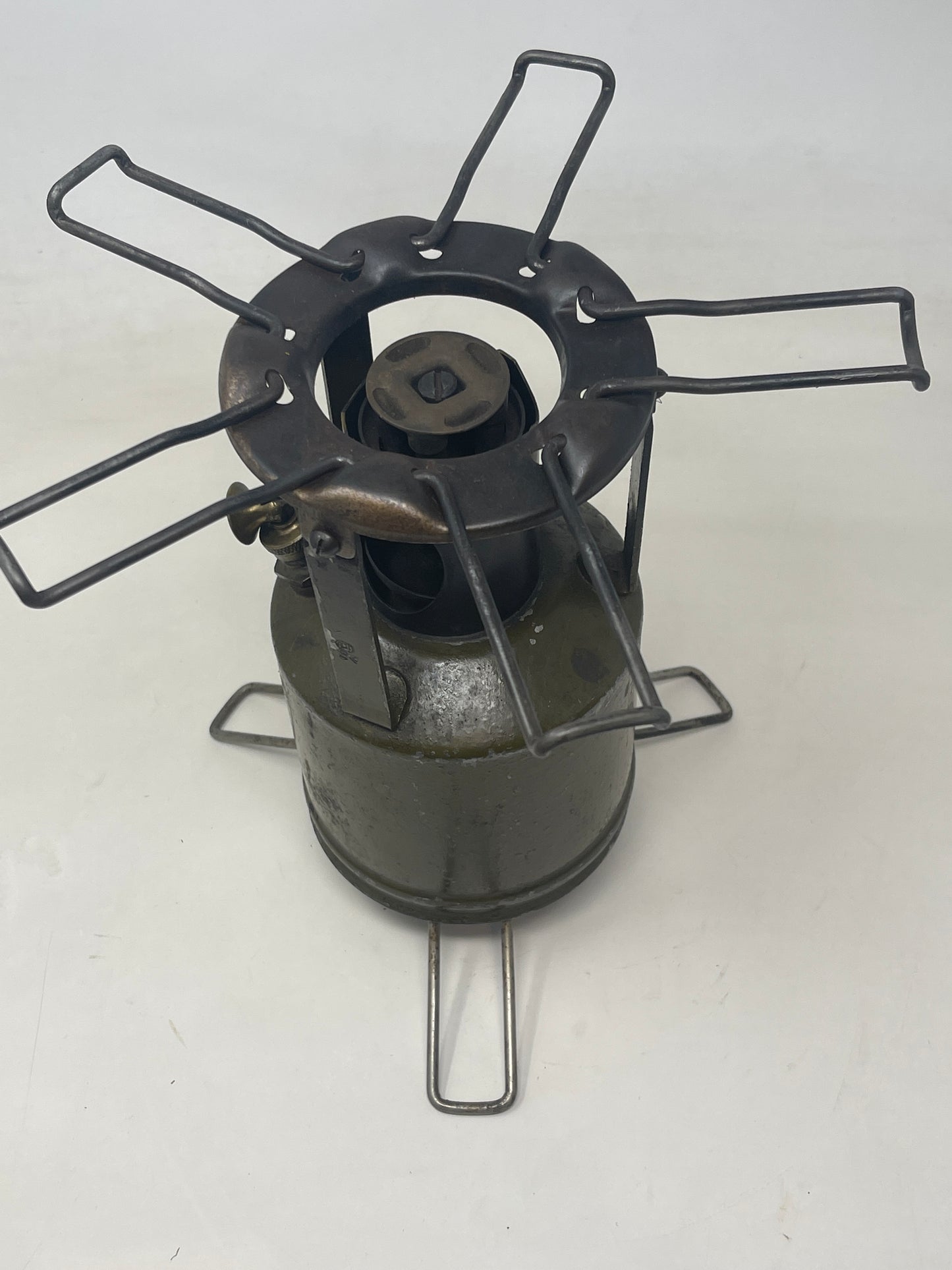 An original WW2 "Hurlock " field cooker pan limbs extended